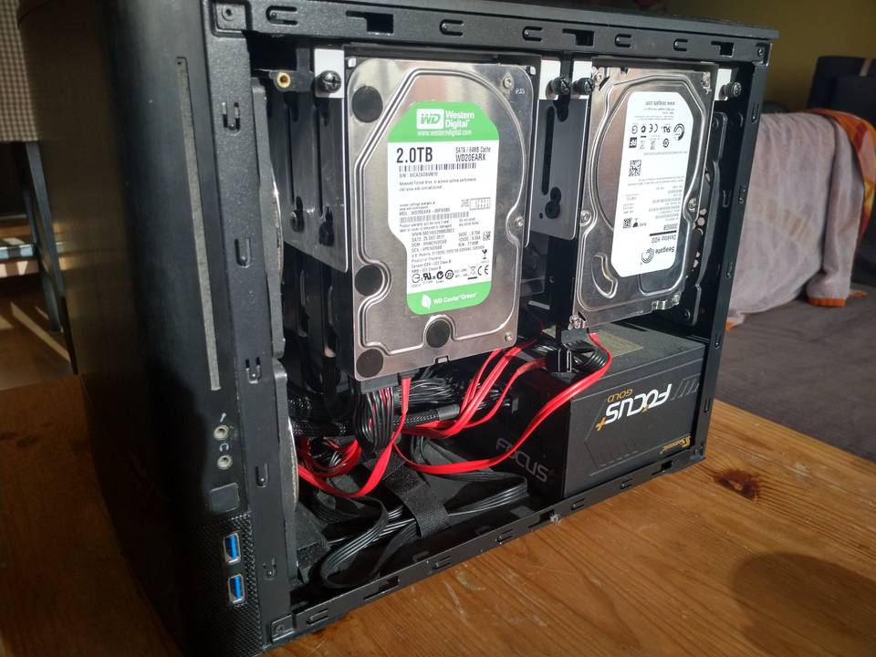 'Fractal design node 804 disk space'